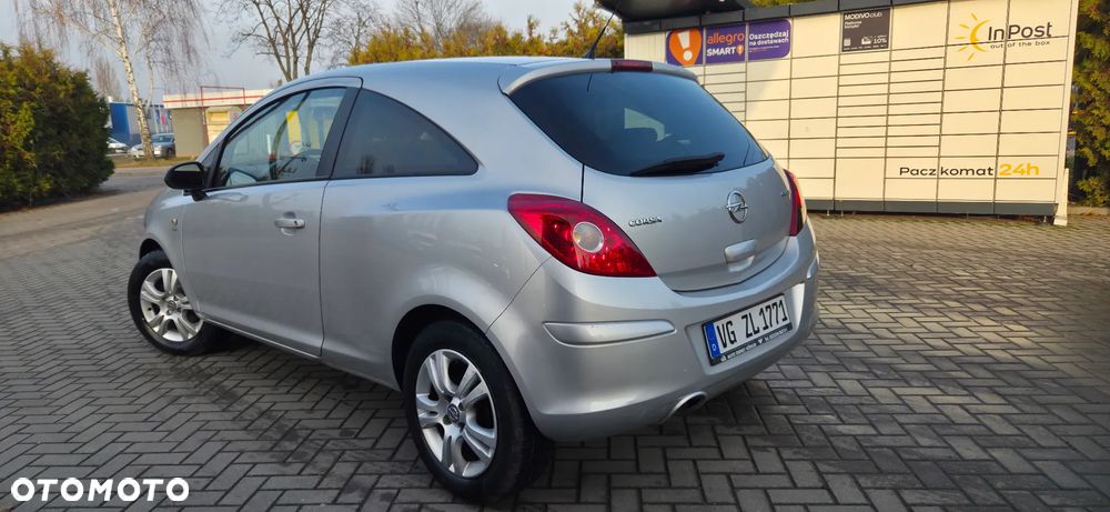Opel Corsa 1.2 16V Enjoy - 10