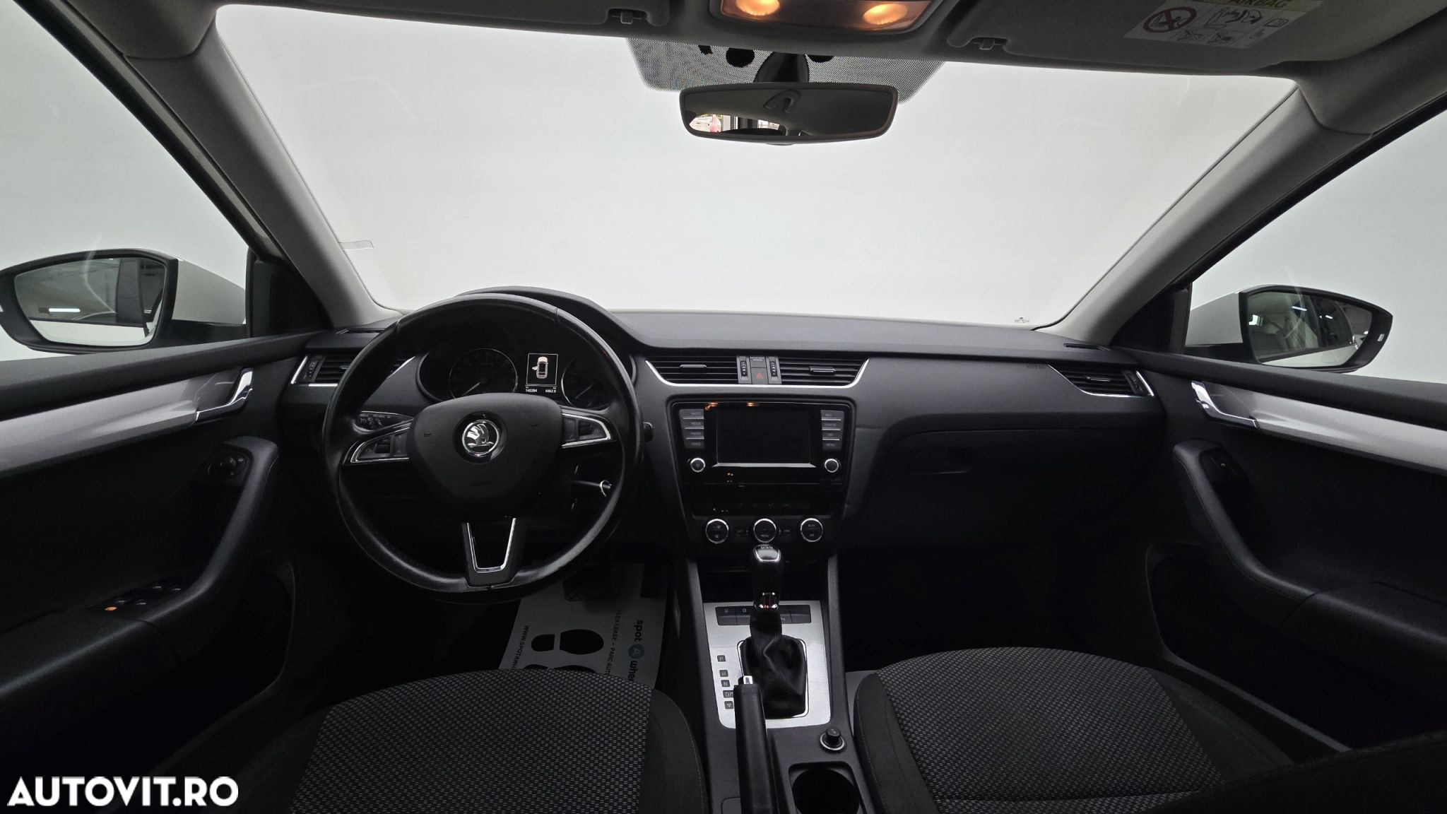 Skoda Octavia 1.6 TDI DSG Ambition - 14