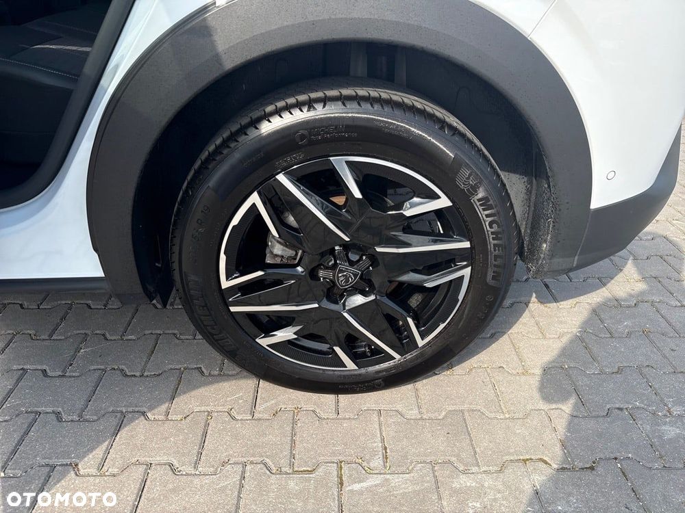 Peugeot 3008 1.2 PureTech mHEV Allure Pack S&S e-DCS6 - 12