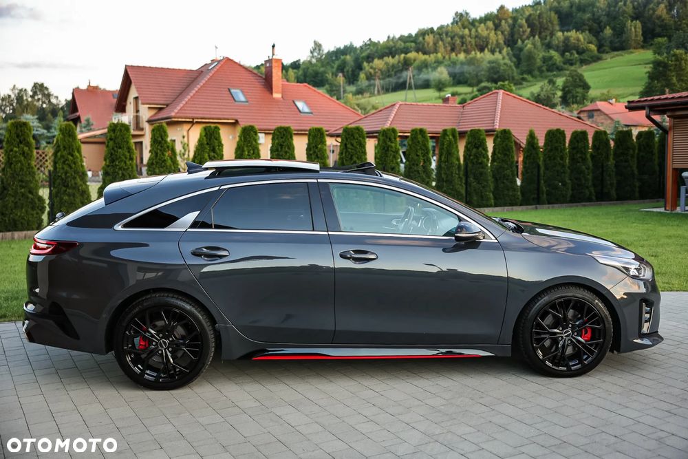 Kia ProCeed 1.6 T-GDI DCT7 OPF GT - 17
