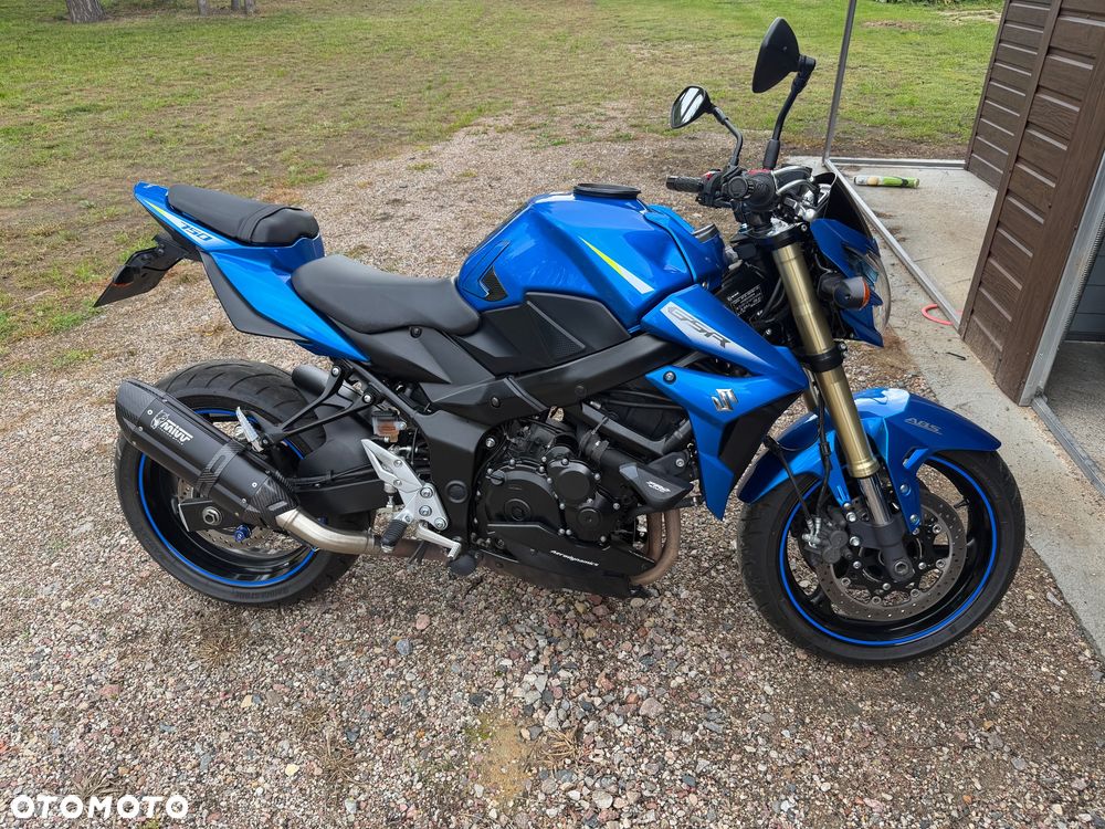 Suzuki GSR - 1