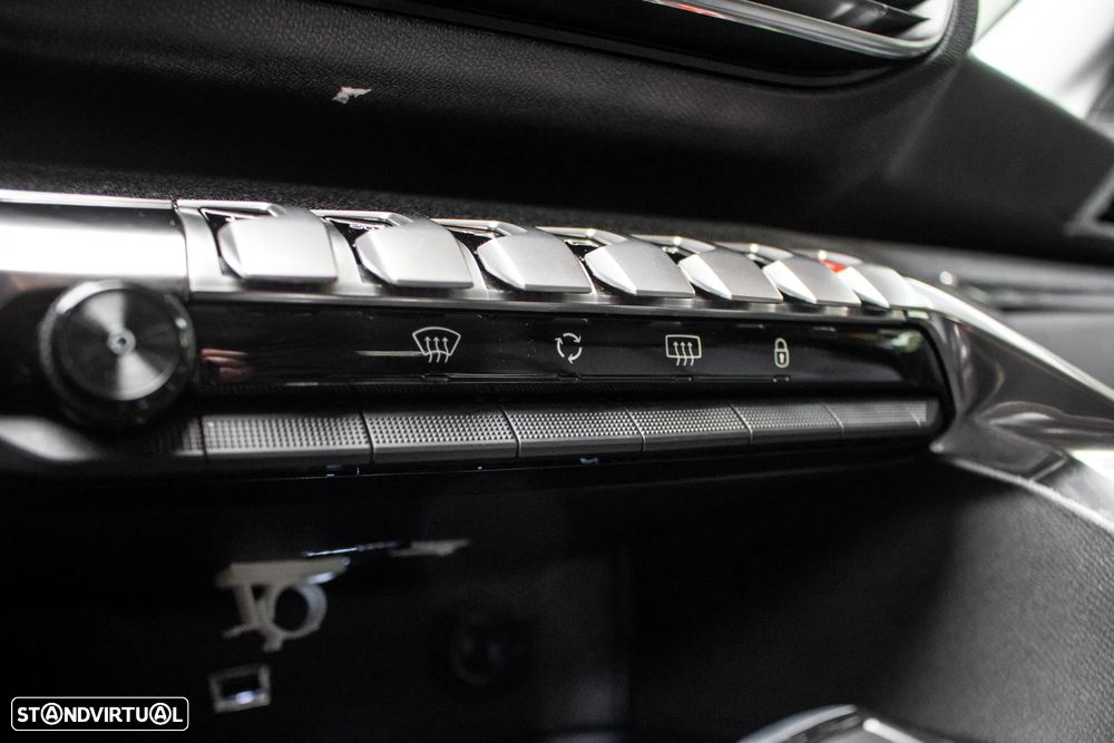 Peugeot 3008 1.5 BlueHDi Allure EAT8 - 24