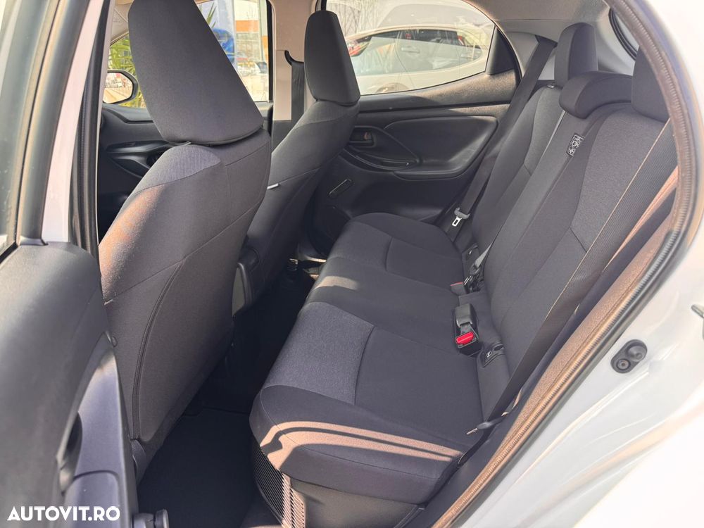 Toyota Yaris 1.5 VVT-i HSD Eco - 11