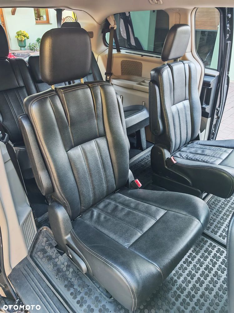 Chrysler Town & Country 3.6 Touring - 8