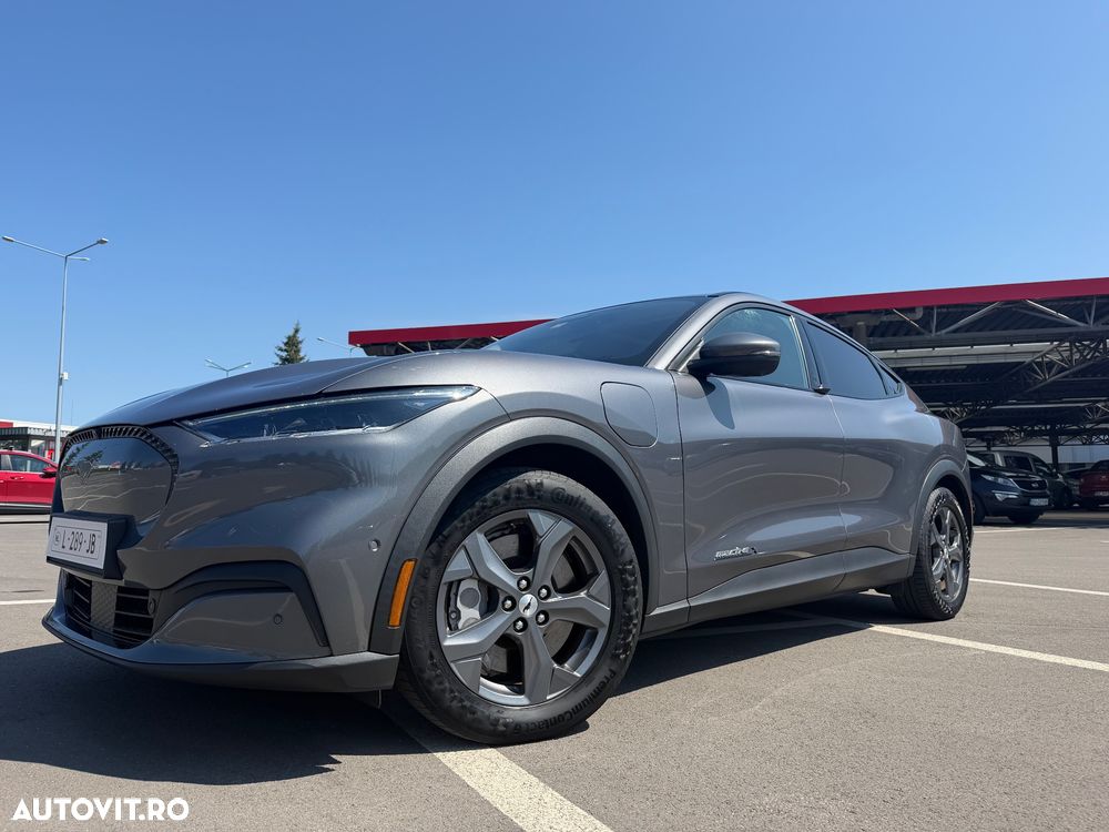Ford Mustang Mach-E PREMIUM - 4