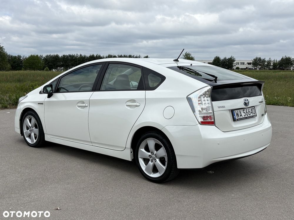 Toyota Prius - 3