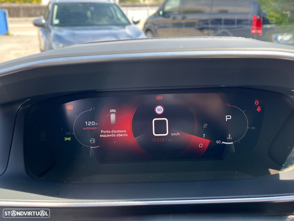 Peugeot 2008 1.5 BlueHDi GT Pack EAT8 - 34