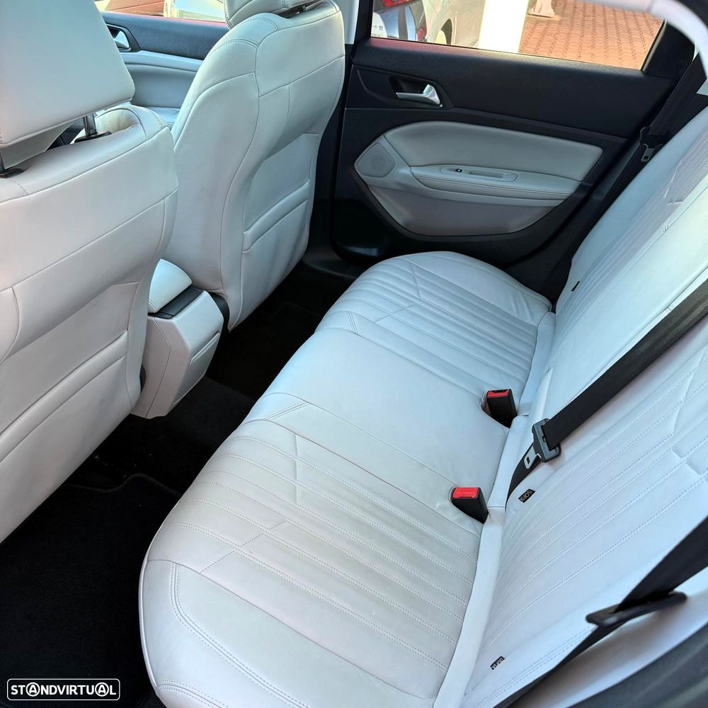 Peugeot 308 1.6 BlueHDi Allure J18 - 23