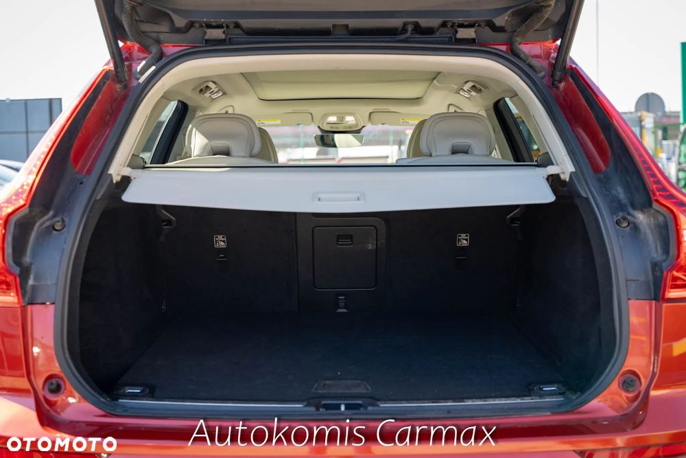 Volvo XC 60 T5 AWD Momentum - 30