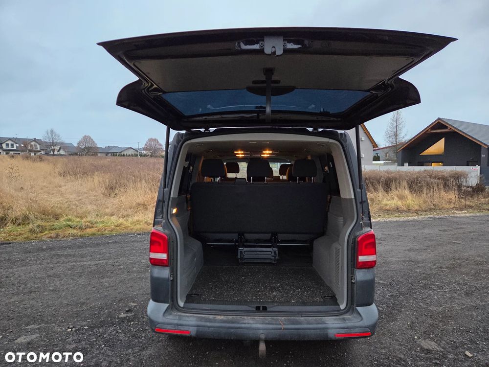 Volkswagen Caravelle - 9