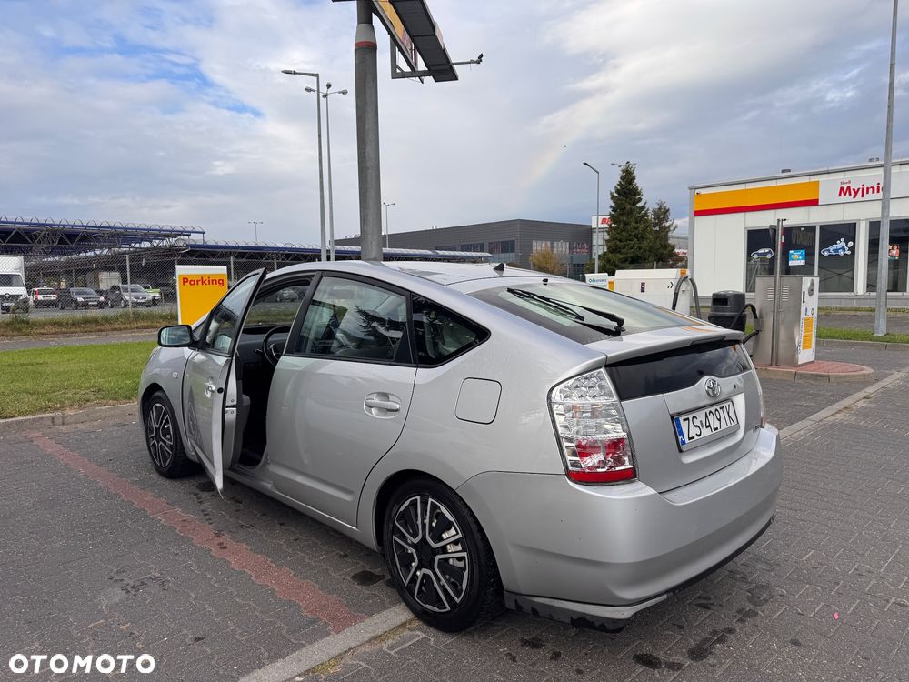 Toyota Prius 1.5 VVT-i Sol - 6