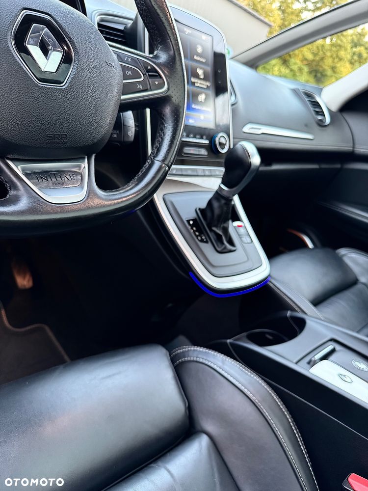 Renault Grand Scenic - 19
