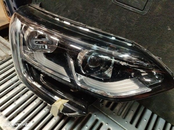 Farol Frente Direito / Otica Direita Renault Megane Iv Hatchback (B9a/ - 1