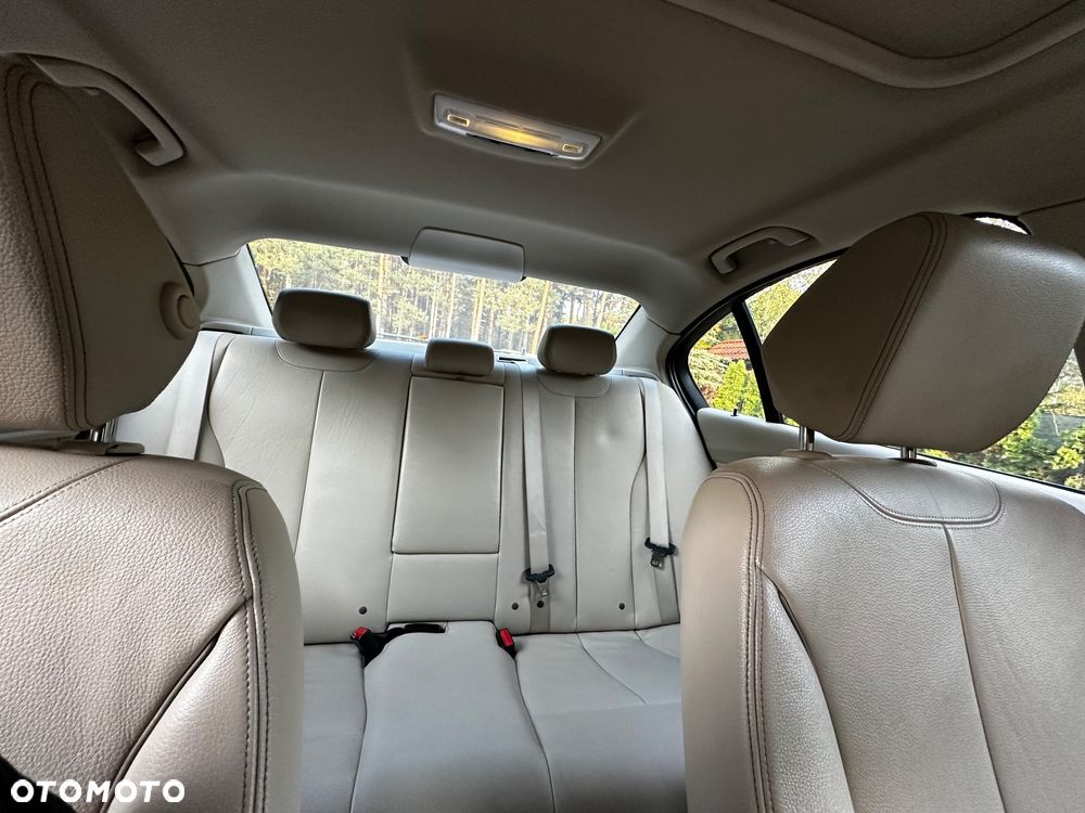 BMW Seria 3 328i Luxury Line - 7