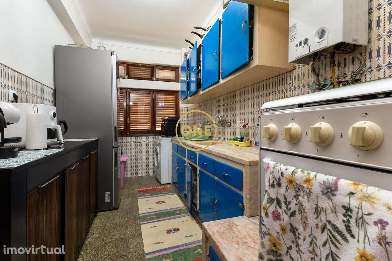 Apartamento T2 com Vista Desafogada | Potencial de Remodelação em Lour - Grande imagem: 5/20