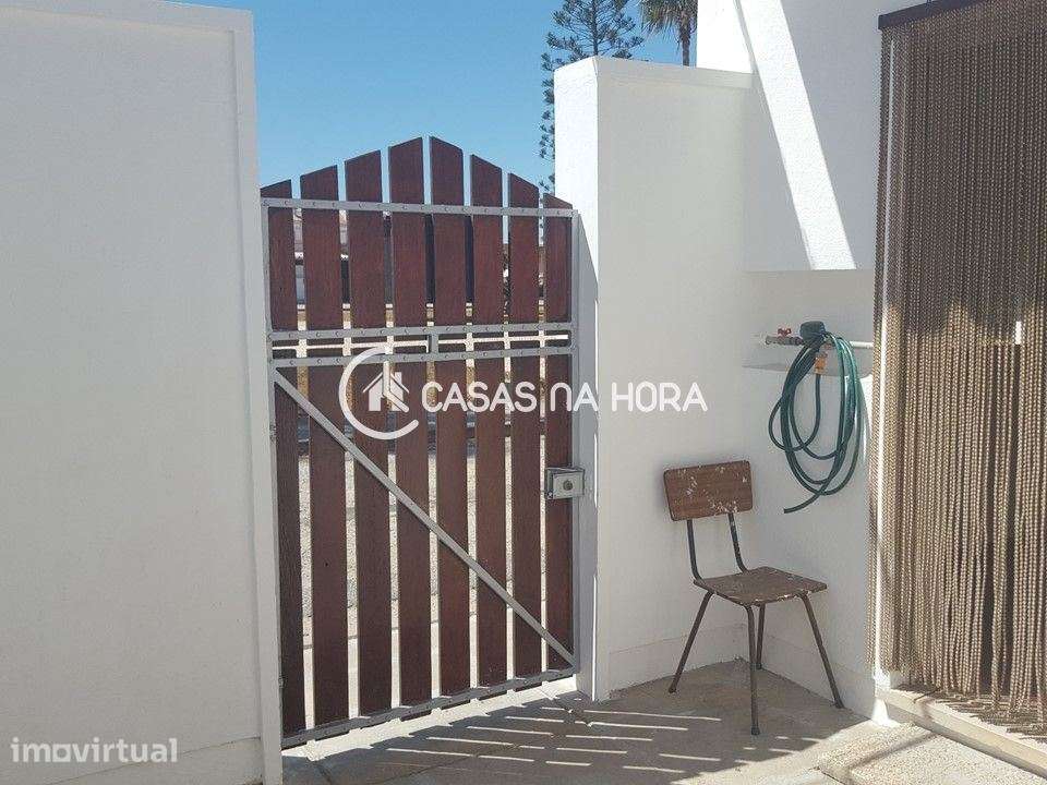 Sines, moradia em banda com 2 quartos para arrendamento. - Grande imagem: 2/28