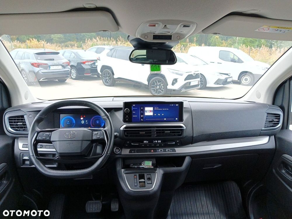 Toyota Proace Verso 2025 photo 2