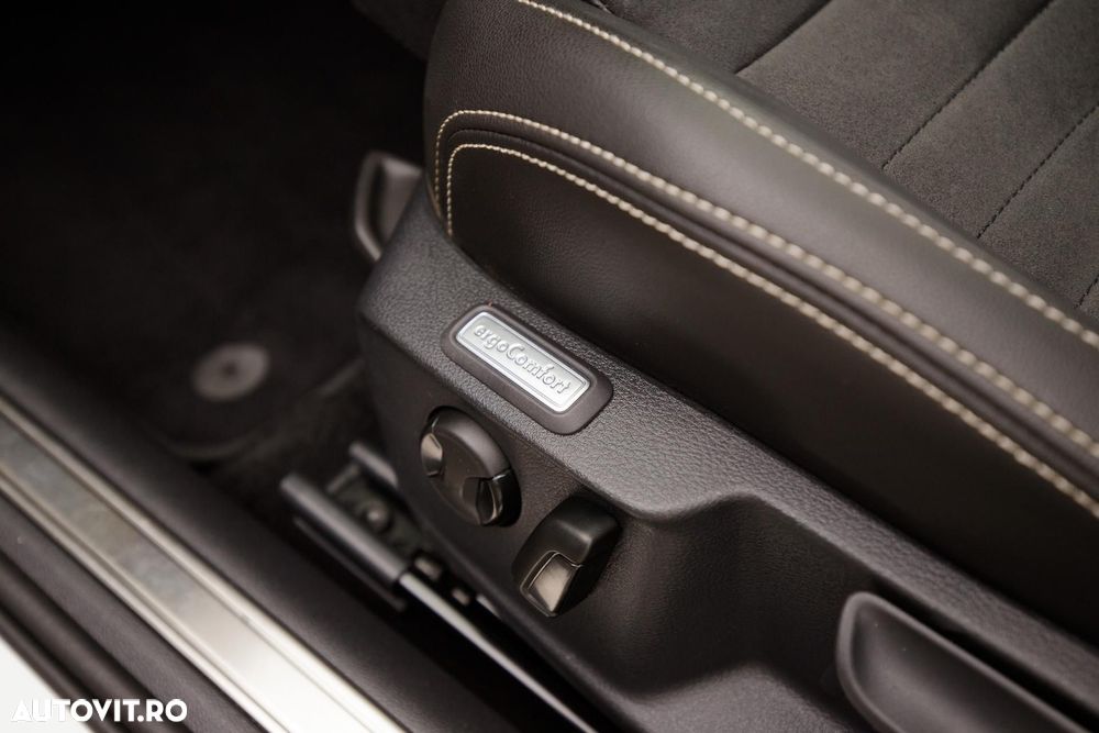 Volkswagen Passat 1.5 TSI OPF DSG Elegance - 12