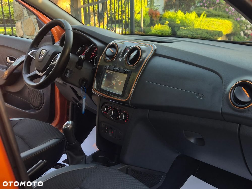 Dacia Sandero TCe 90 Celebration - 22