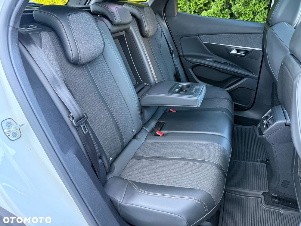 Peugeot 3008 1.2 PureTech GT S&S - 27