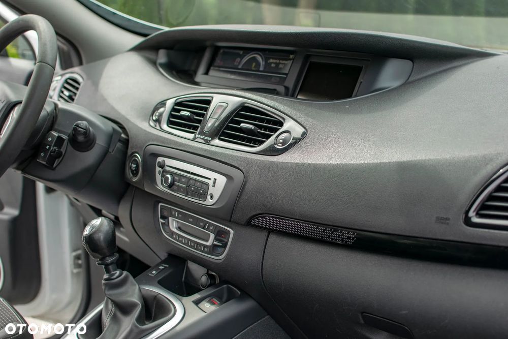 Renault Grand Scenic - 38