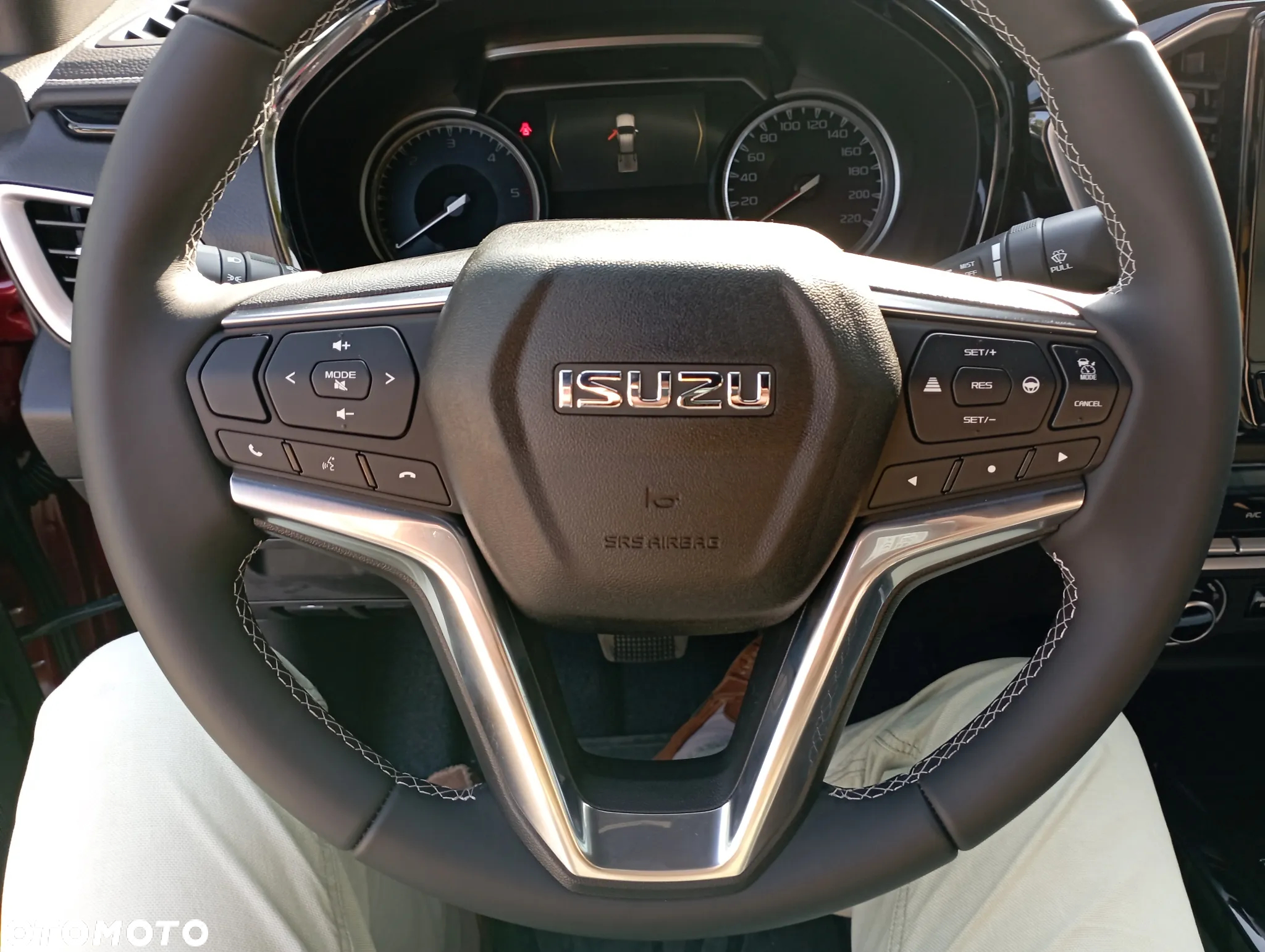 Isuzu D-Max 1.9 DC LSE - 12