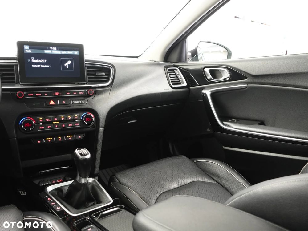 Kia Ceed 1.4 T-GDI OPF Platinum Edition - 36