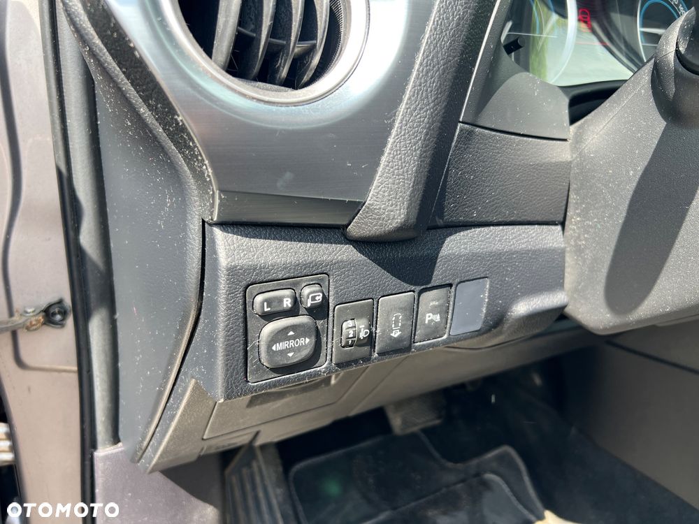 Toyota Auris - 13