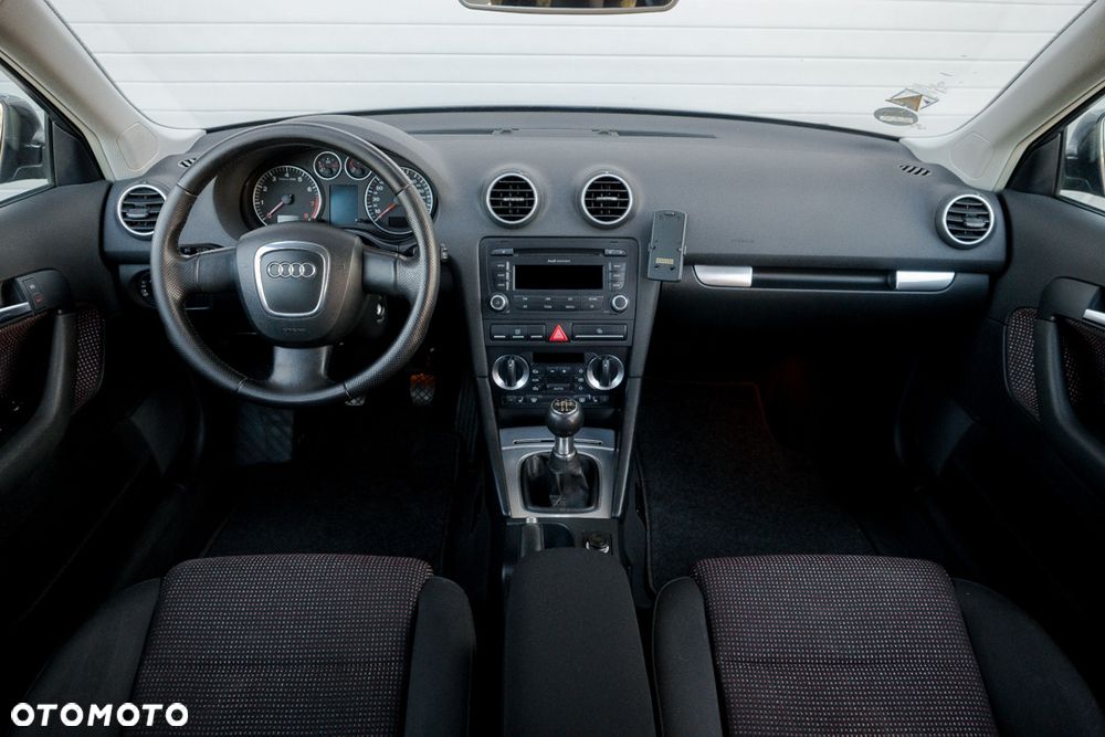 Audi A3 Sportback 1.6 Attraction - 26