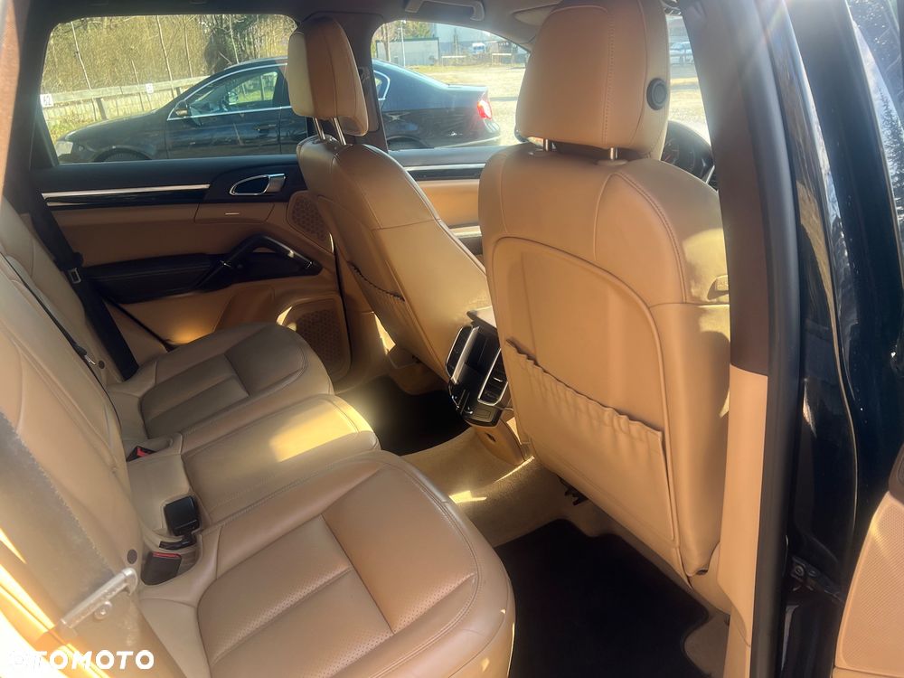 Porsche Cayenne - 9