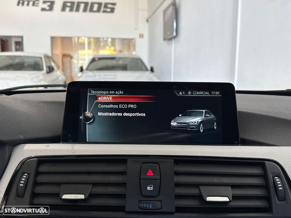 BMW 330 e iPerformance Pack M - 29