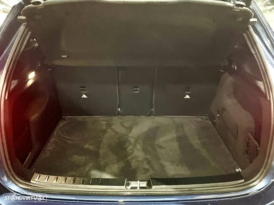 Mercedes-Benz GLA 250 e 8G-DCT Progressive - 32