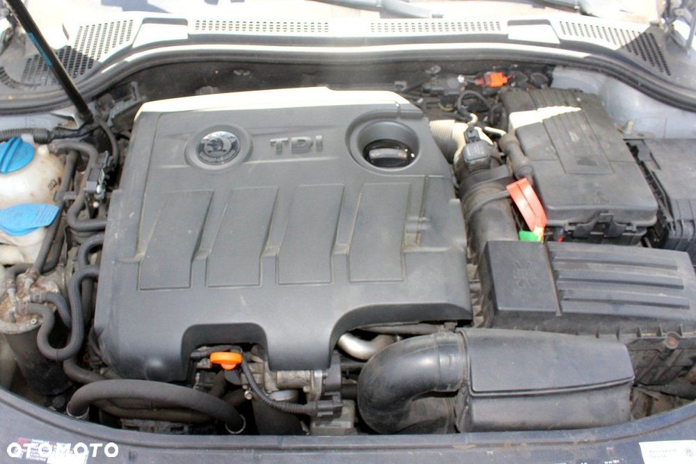 Skoda Superb 3T 2011 1.6TDI CAYC Liftback (MASKA, ZDERZAK, LAMPA, BŁOTNIK, DRZWI, SZYBA, FOTEL) - 9