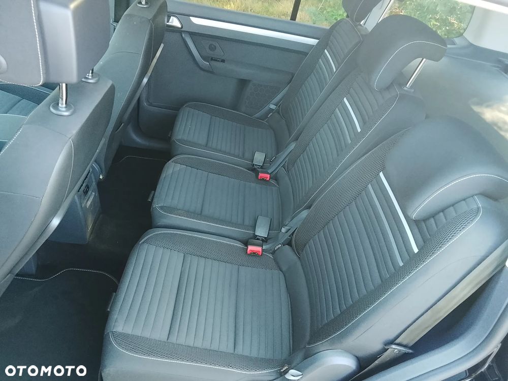 Volkswagen Touran - 7