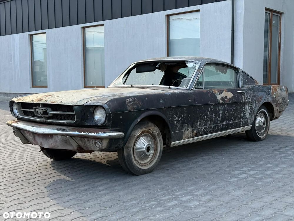 Ford Mustang - 7