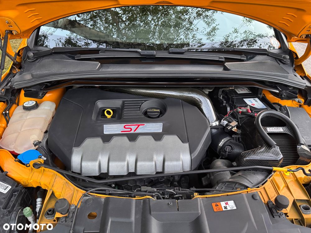 Ford Focus 2.0 EcoBoost ST - 22