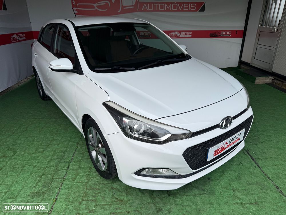 Hyundai i20 1.2 Blue LED - 1
