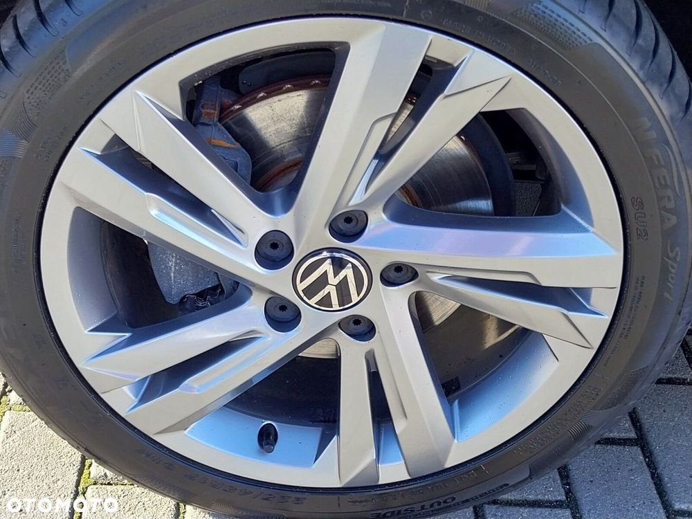 Volkswagen Golf - 32