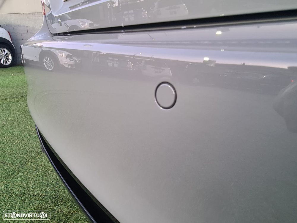 BMW 120 d Limited Edition Lifestyle c/ M Sport Pack - 13