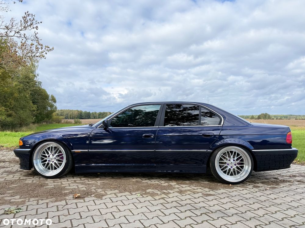 BMW Seria 7 740i - 11