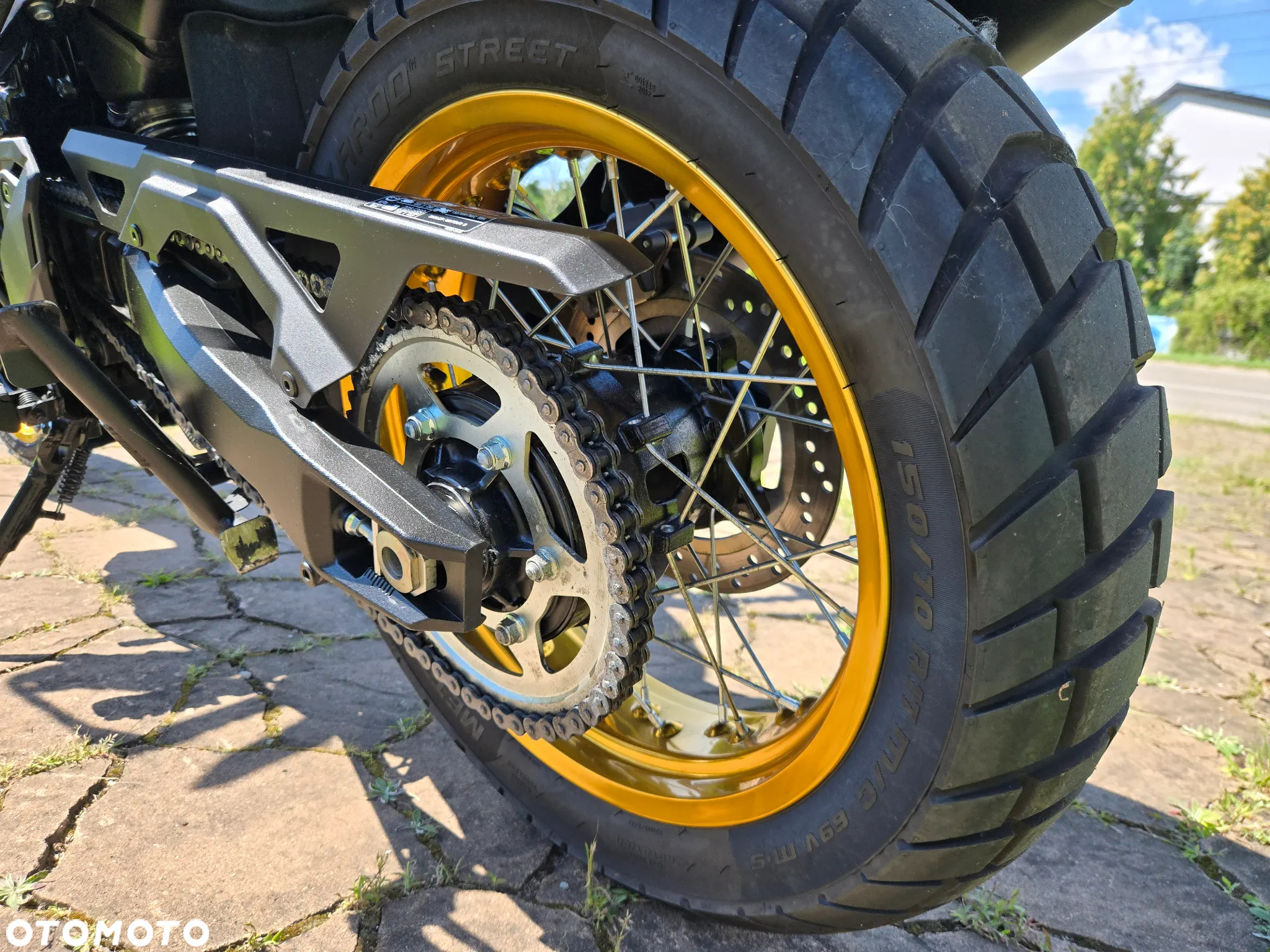 Suzuki V-STROM - 24