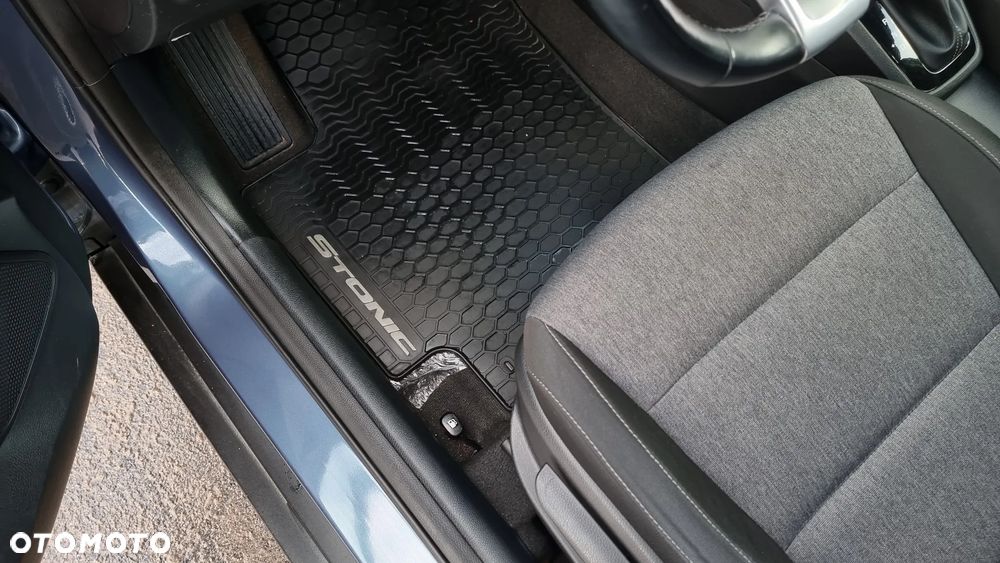 Kia Stonic 1.4 L - 28