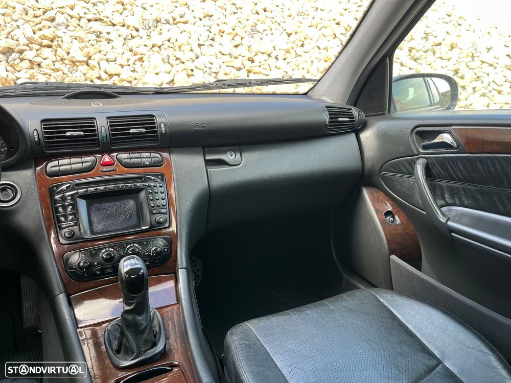 Mercedes-Benz C 200 - 16