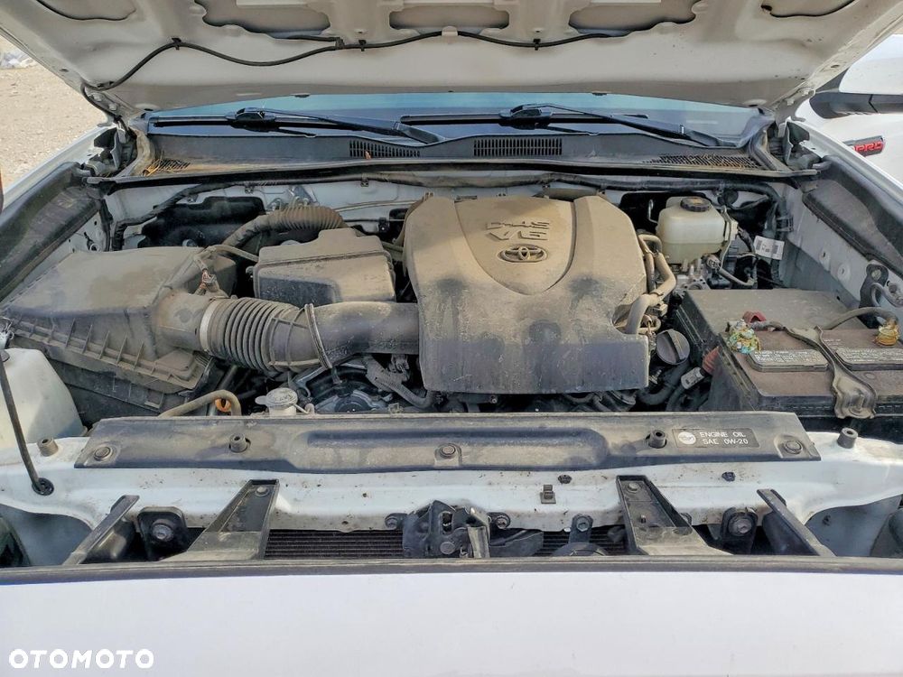 Toyota Tacoma - 11