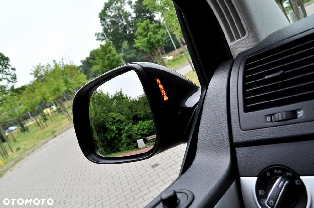 Volkswagen Multivan - 23