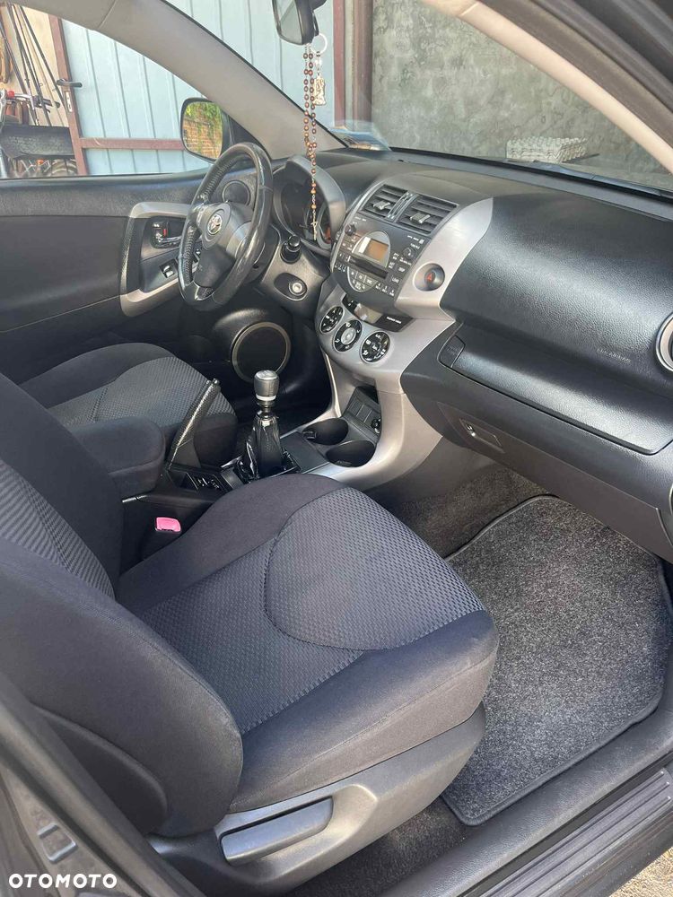 Toyota RAV4 2.2 D-4D 4x4 Sol - 12