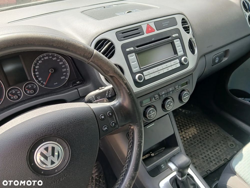 volkswagen golf plus cross fotel fotele kanapa deska kokpit podsufitka boczek boczki klamka podłokietnik - 5