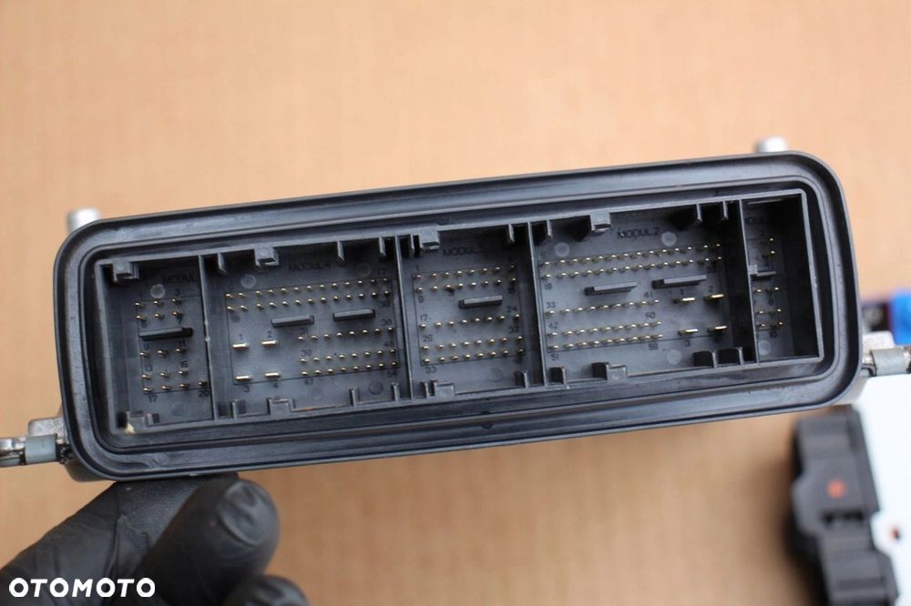 Zestaw startowy silnika BMW N63B44A N63 4.4 V8 TURBO 408KM 7619884 F01 F02 - 2