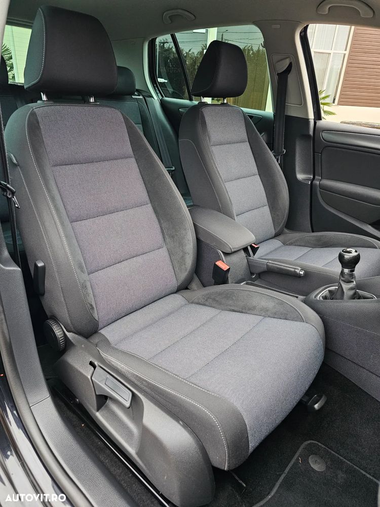 Volkswagen Golf 2.0 TDI DPF Style - 11