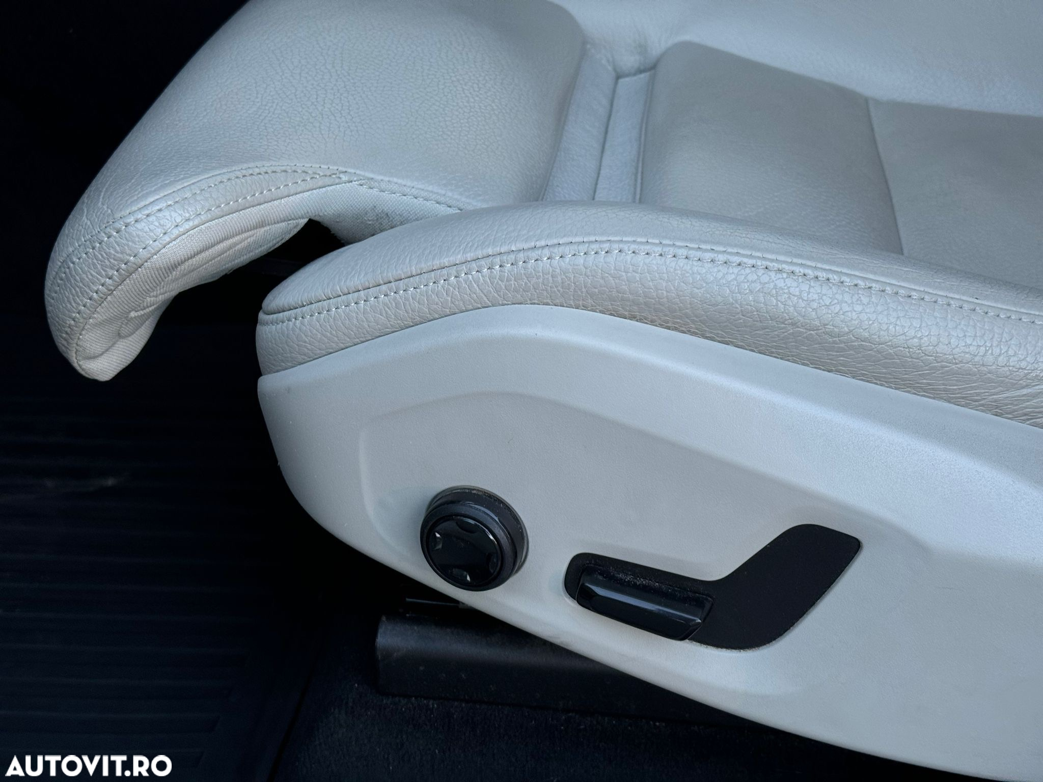 Volvo XC 60 B4 D Geartronic Momentum Pro - 13